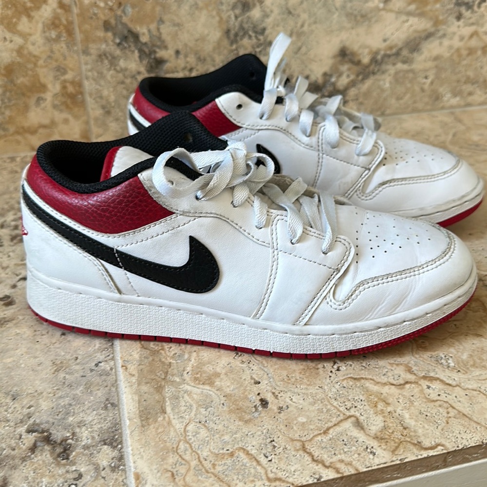 Jordan 1 low White University Red and Black
